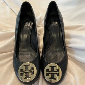 Tory Burch black leather wedges/pumps